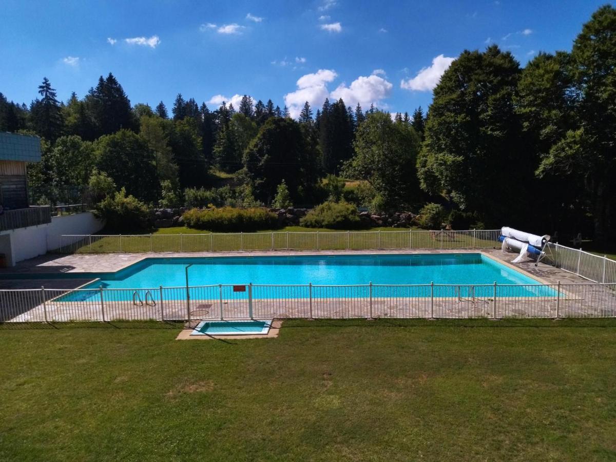 Studio Le Lacuzon Avec Piscine Et Tennis Exterieurs Les Rousses Exterior foto